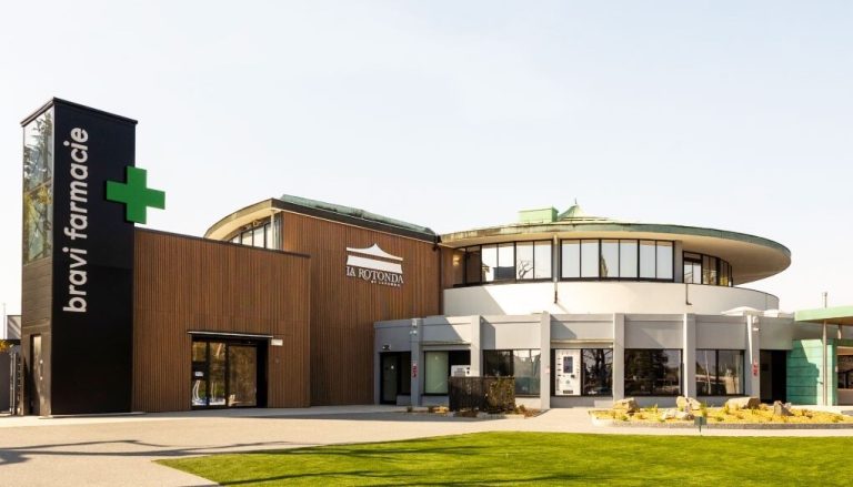 Apre la Farmacia Bravi alla Rotonda di Saronno